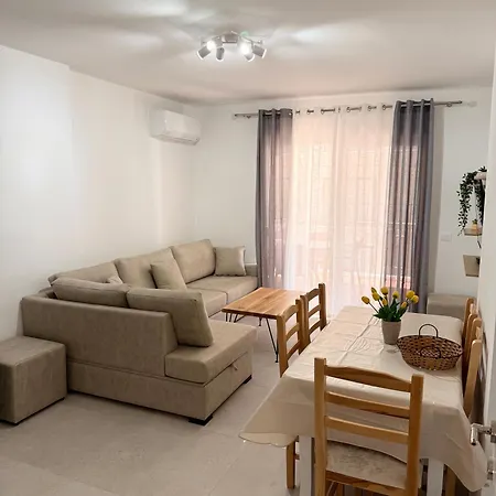Sunsis Apartment *