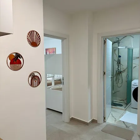 Sunsis Apartment *