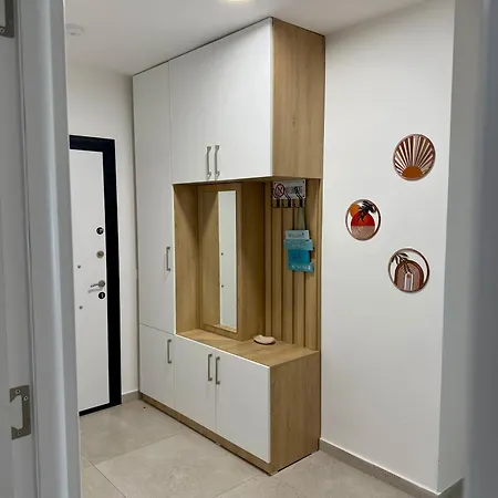 Sunsis Apartment *