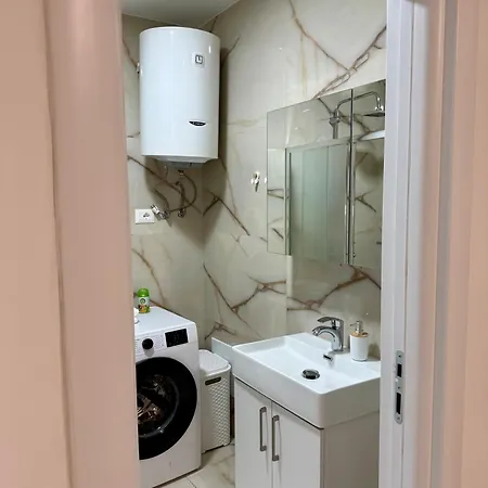 Sunsis Apartment *